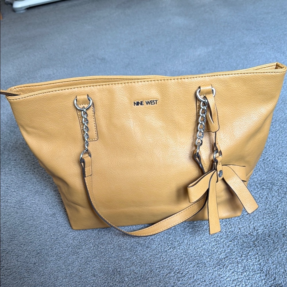 Nine West Mustard Yellow Shoulder Bag/Tote. Faux Leather.